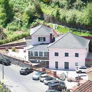 Casa Do Ribeiro Frio Santana (Madeira)